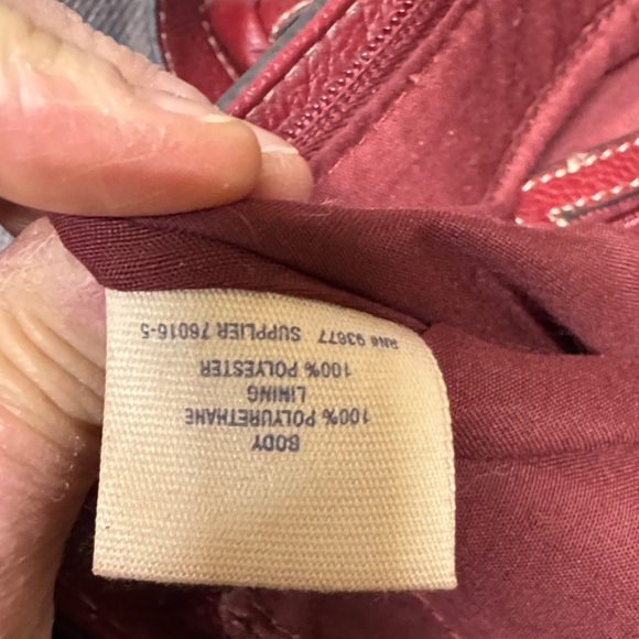 St. John's Bay Deep Red Leather Tote - Picture 4 of 4